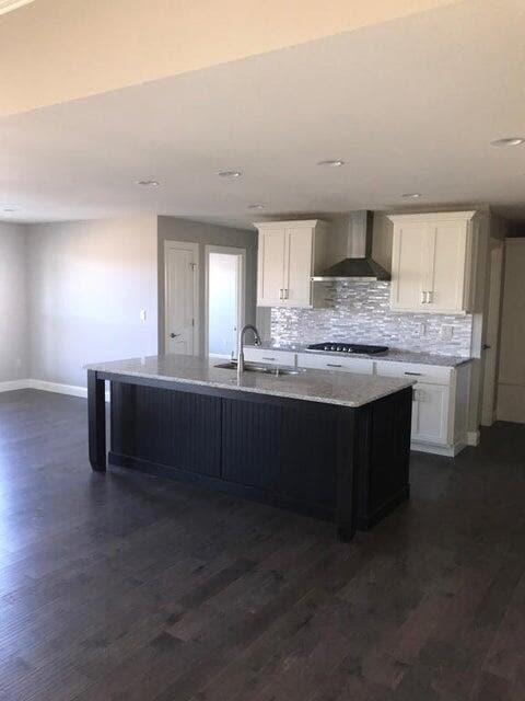 Foto del edificio - 5923 Screaming Eagle Ln