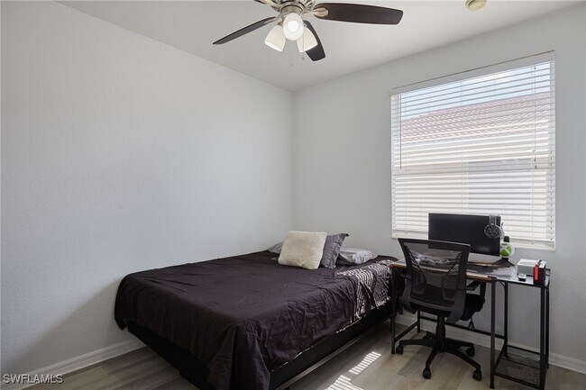 Foto del edificio - 9130 Spring Mountain Way