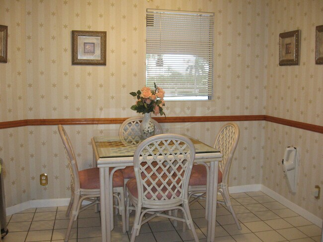 Foto del edificio - 13851 Oneida Dr