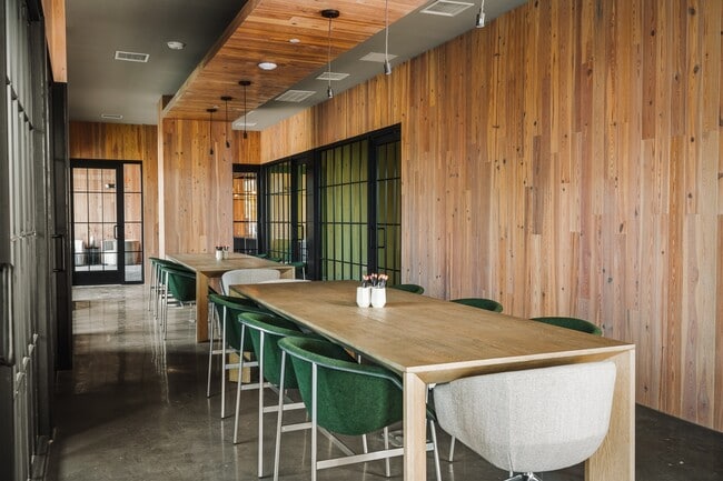Espacio de coworking comunitario - The Portrait at North Crossing