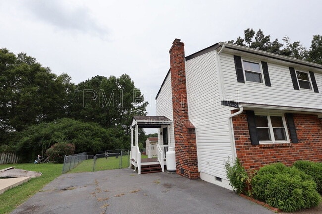 Building Photo - 15808 Tinsberry Pl