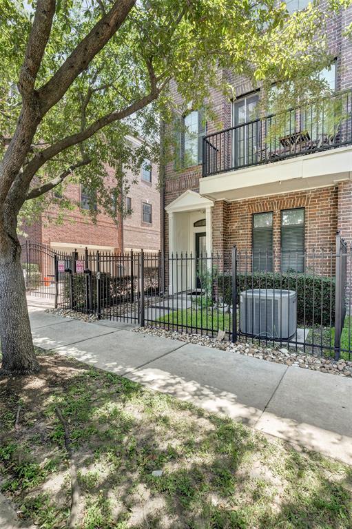 Building Photo - 2110 Shearn St