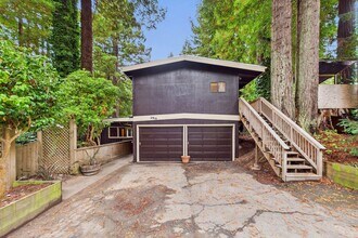 Building Photo - 2910 Greenbriar Ln