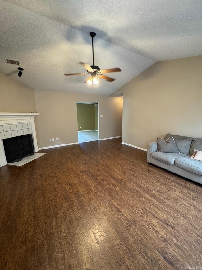 Building Photo - 2619 Valley Forge Dr