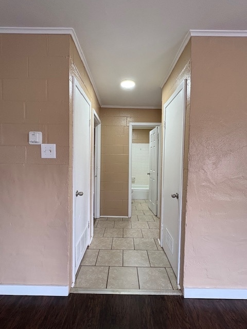 Building Photo - 305 W Main St