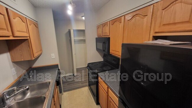 Foto del edificio - 280 E Highline Cir