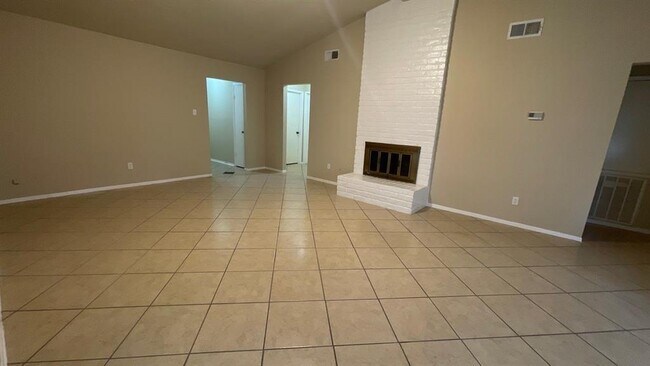 Building Photo - 7214 Foxbend Ln