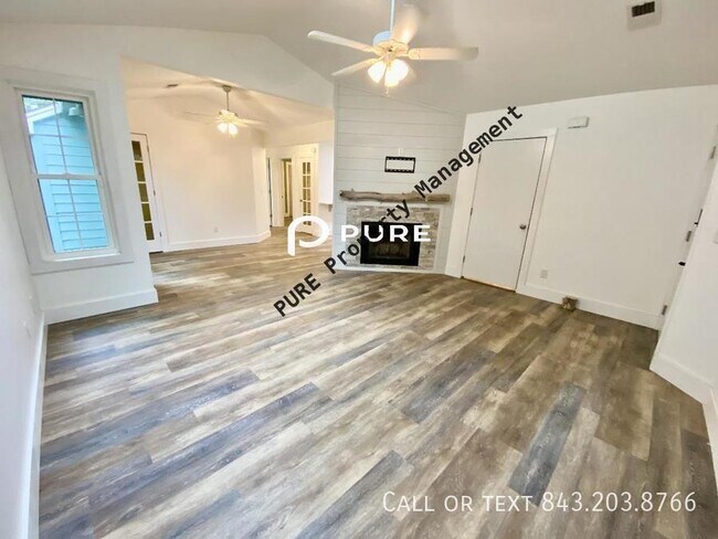 Building Photo - 1275 Llewellyn Rd