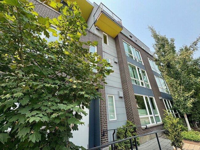 Foto del edificio - Capitol Hill Condominium ~ Edison