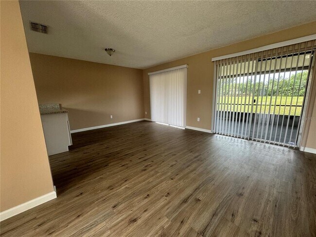 Foto del edificio - 10665 Whitman Cir