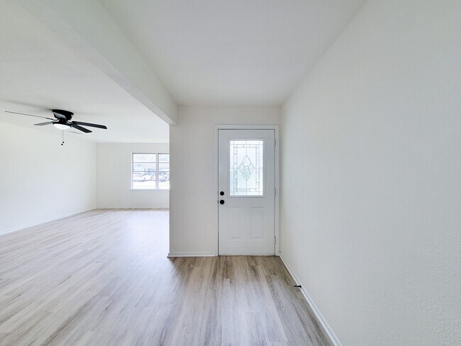 Foto del edificio - 301 Cypress St