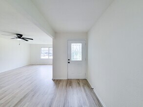 Building Photo - 301 Cypress St