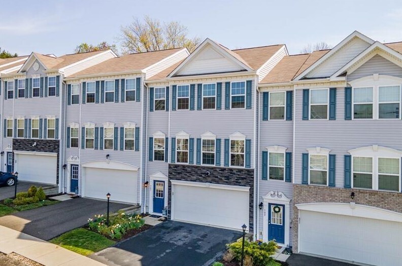 507 Isabella Ct, Coraopolis, PA 15108 Townhome Rentals in Coraopolis