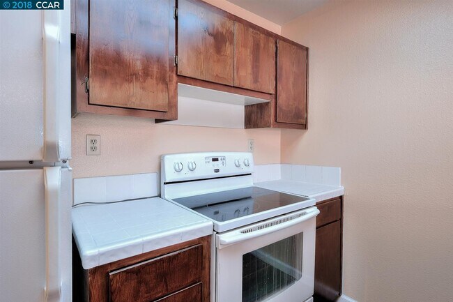 Building Photo - 13700 San Pablo Ave