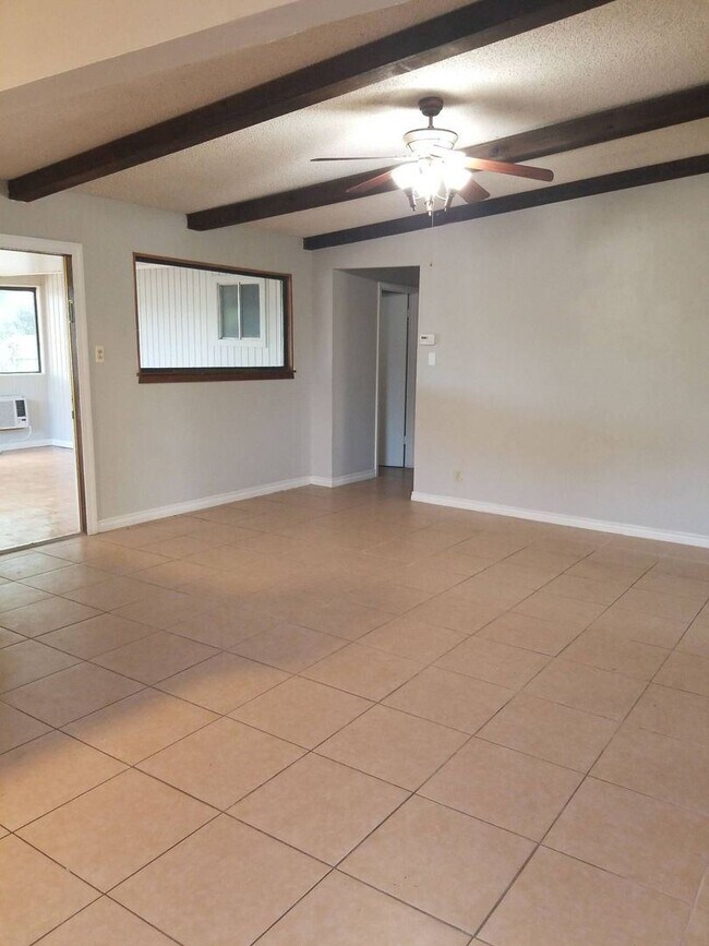 Building Photo - 3 br, 2 bath House - 6831 Forest Meadow