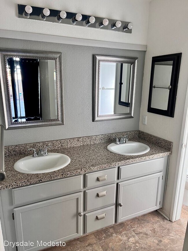 Foto del edificio - 4 br, 2 bath House - 4829 Old Ranch Rd.