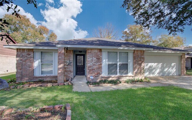 Building Photo - 24014 Lone Elm Dr