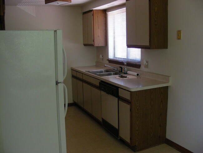 Kitchen - 55 Lemon Tree Ct