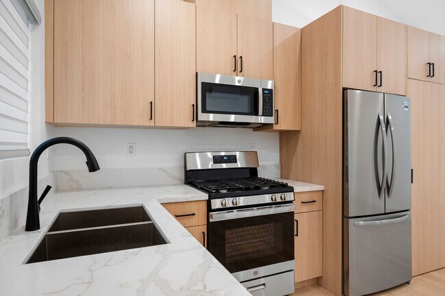 Foto del edificio - 16059 Knapp St