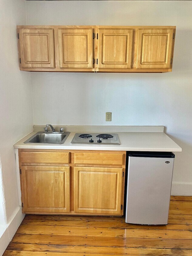 Building Photo - 405 Beacon St