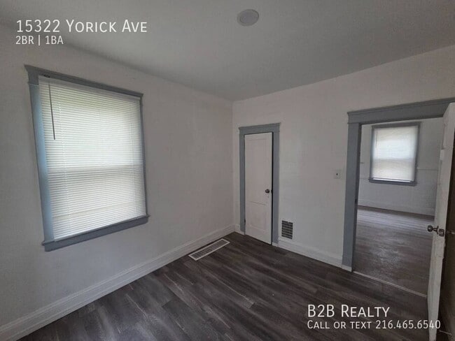 Building Photo - 15322 Yorick Ave
