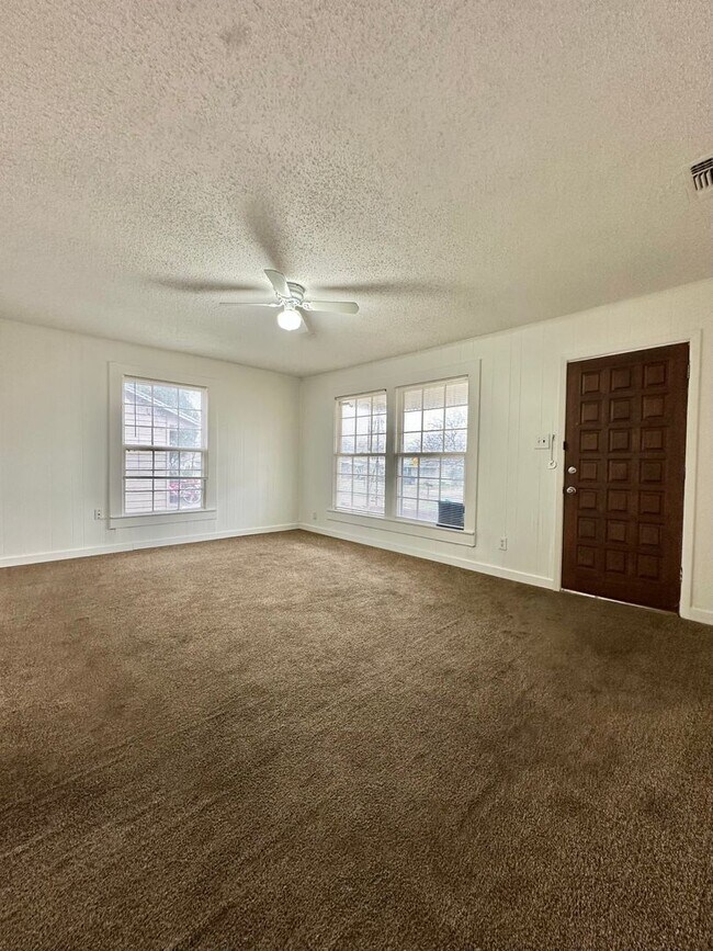 Foto del edificio - Now Available -  Spacious 3-Bedroom Home A...