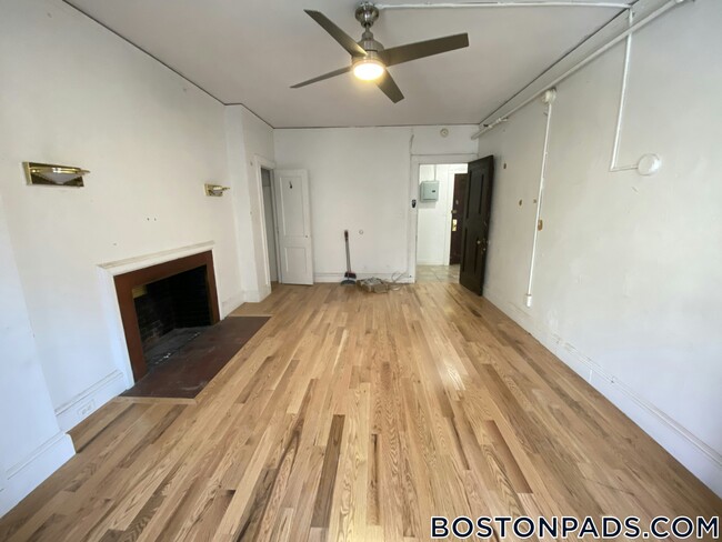 Foto del edificio - 91 Westland Ave