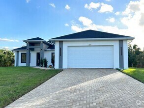 Building Photo - 267 Santa Marta St