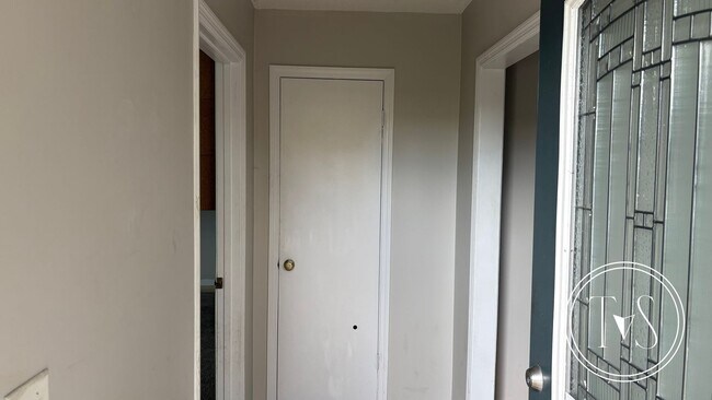 Foto del edificio - MOVE-IN SPECIAL: 50% OFF 1st FULL MONTH'S RENT!**