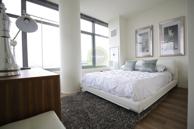 Foto del edificio - 355 W Chestnut St