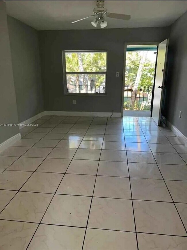 Foto del edificio - 8312 NE Miami Ct