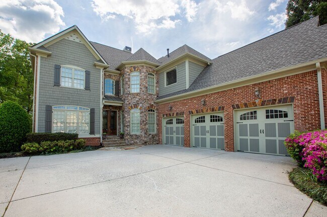 Building Photo - 2360 Manor Creek Ct