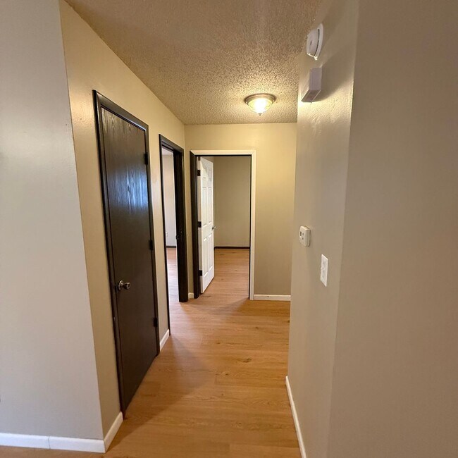 Foto del edificio - 2 Bedroom Home with unfinished Basement In SE Springfield