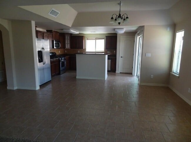 Building Photo - 14451 Coyote Trail Dr