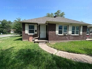 Building Photo - 2902 E Shadybrook Ln