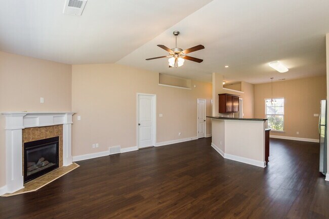 Foto del edificio - 2952 N Hartland Dr
