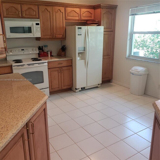 Foto del edificio - 4852 SE Mariner Village Ln