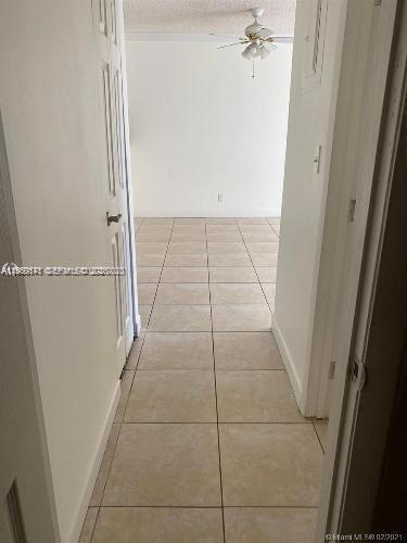 Foto del edificio - 8560 N Sherman Cir