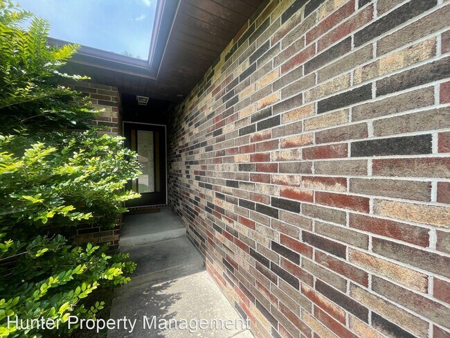 Foto del edificio - 3 br, 2 bath House - 249 S. Monte Vista Ave.