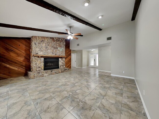 Building Photo - 37 W Rubber Tree Dr