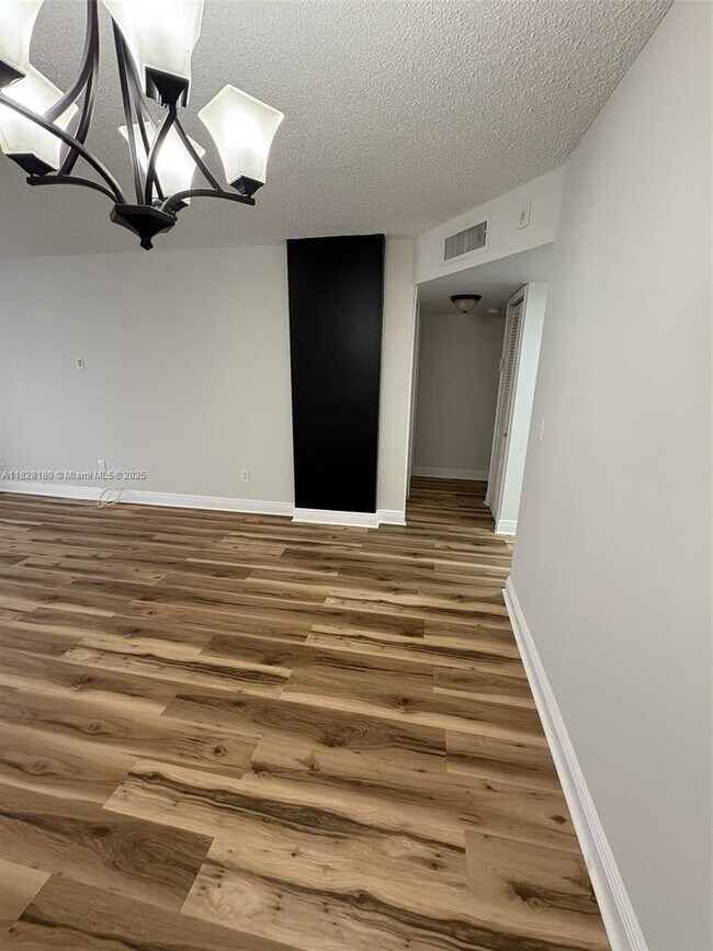 Foto del edificio - 8311 SW 142nd Ave
