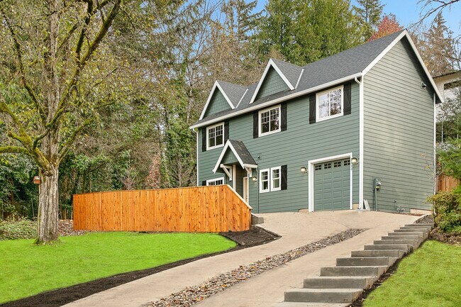 Building Photo - 9020 SW 42nd Ave