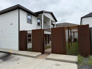 Building Photo - 3617 Rosalie St