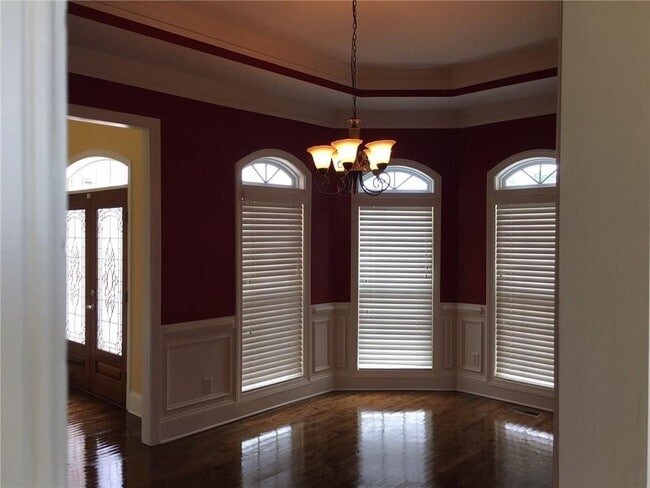 Building Photo - 5575 Toccoa Dr