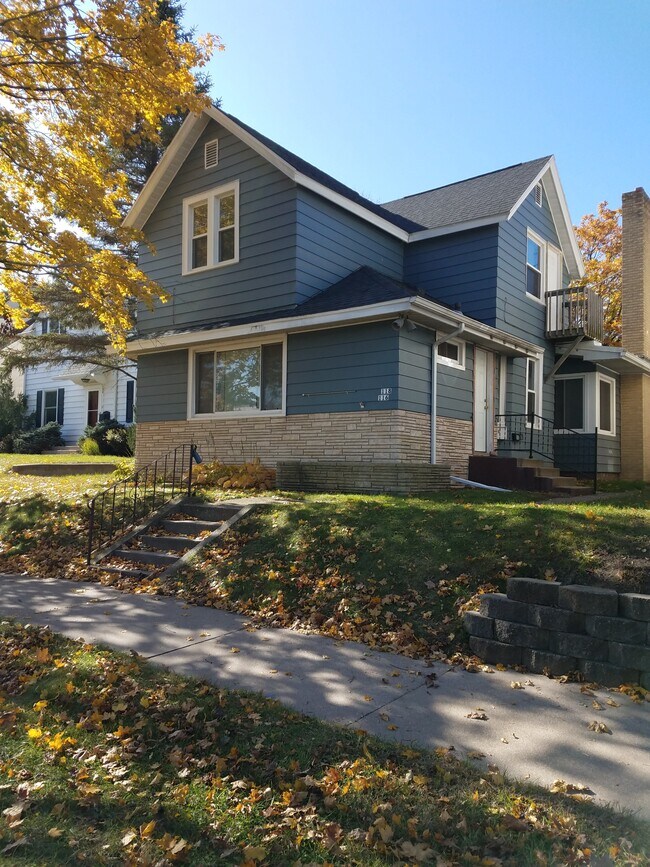 Building Photo - 116 24th St S