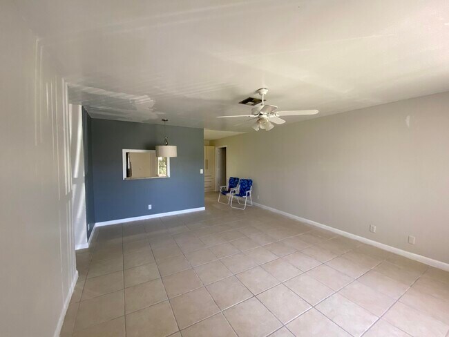 Foto del edificio - 6956 Athena Dr