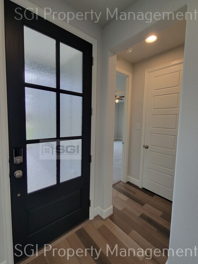 Foto del edificio - 2240 Drake St