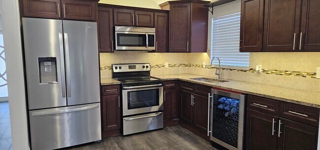 Foto del edificio - 4300 Purdy Ln