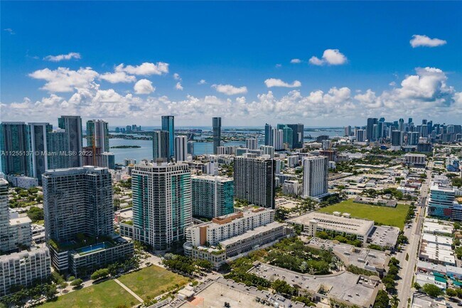 Foto del edificio - 3250 NE 1st Ave