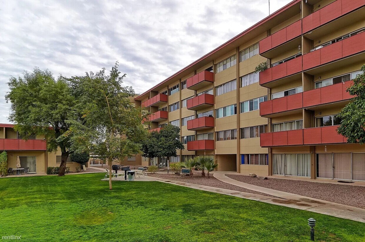 Foto principal - 353 E Thomas Rd